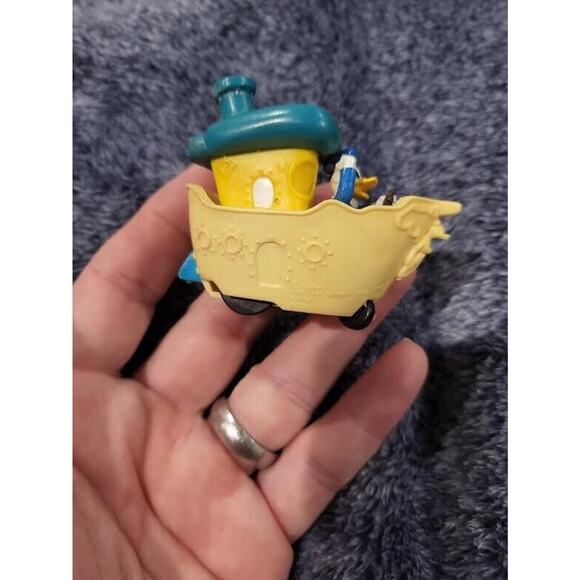 1993 Burger King Disney Mickeys Toontown Donald Duck in Boat Wind-Up Toy - Picture 3 of 5